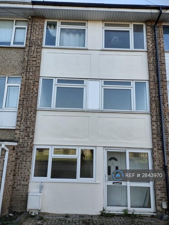 6 bedroom house in Cowdray Way, Essex, RM12 (6 bed) (#2843970)