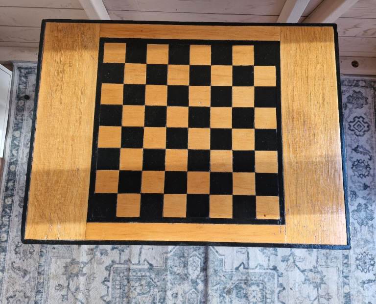 Wooden Coffee Table Chess Board with Chess Pieces Used In Good Condition