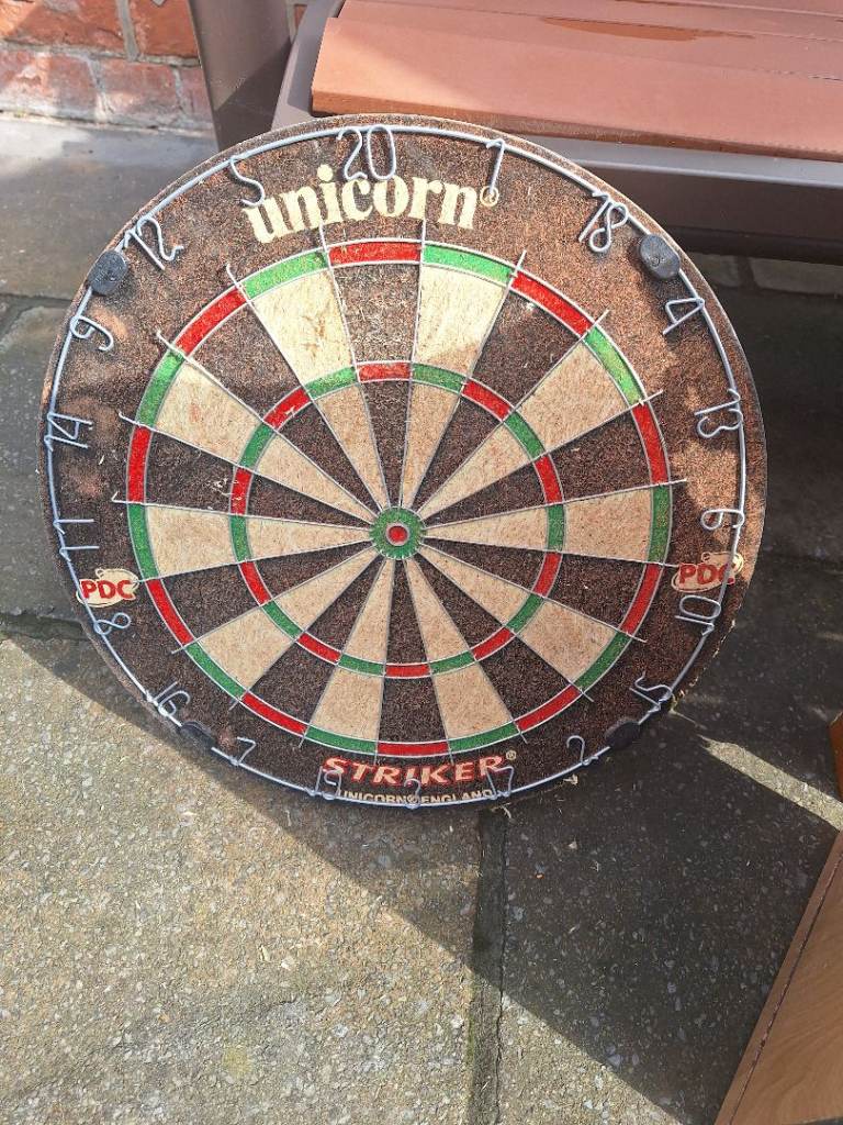 Unicorn Striker Dartboard with Casing – Good Condition