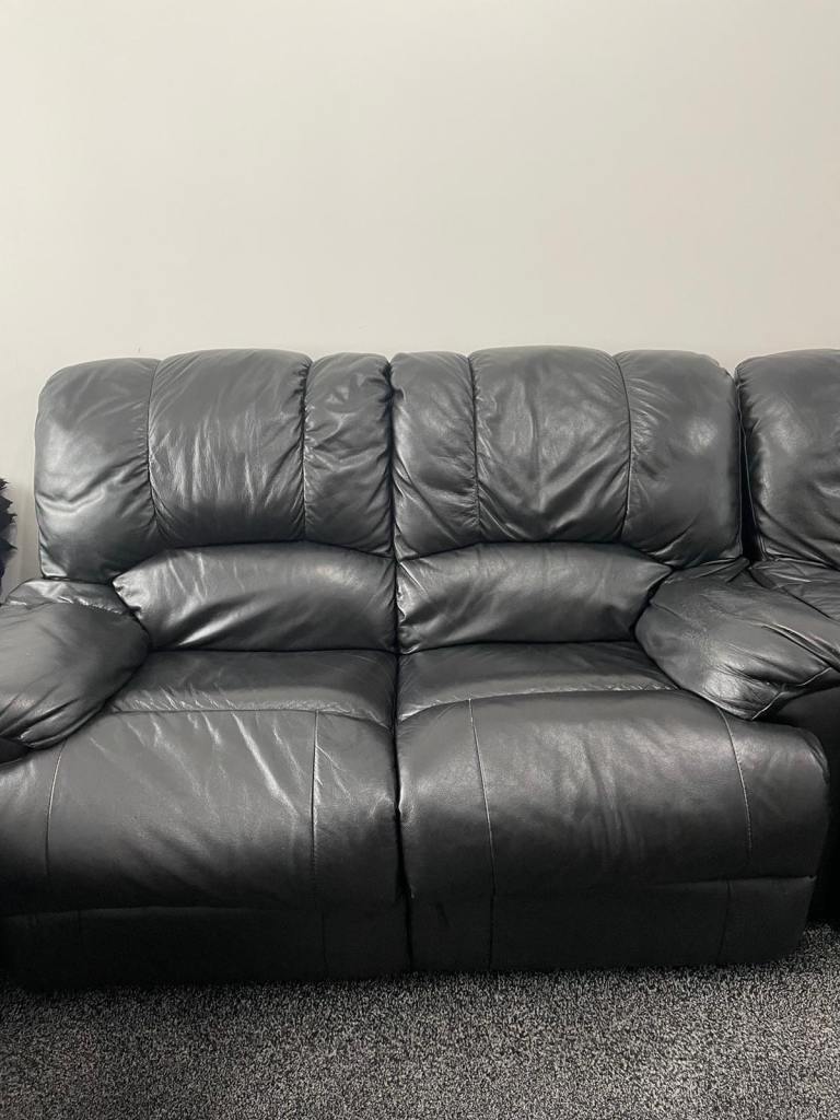 Sofa (2seater black leather recliner)