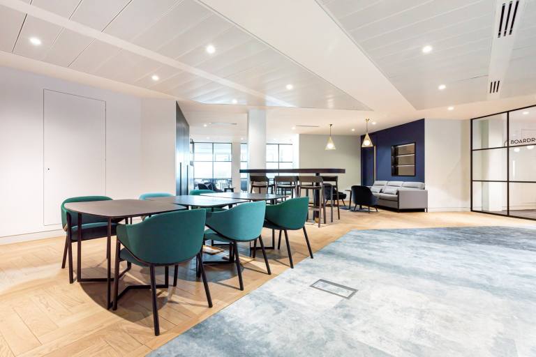 London - EC4A 3AG \ Desk Rental in a Coworking Environment