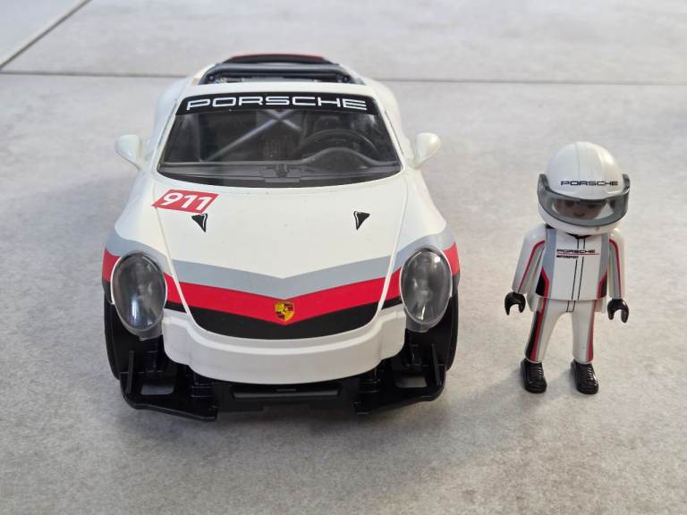 Playmobil Porsche 911 GT3 and 70317 Back to the Future DeLorean missing parts