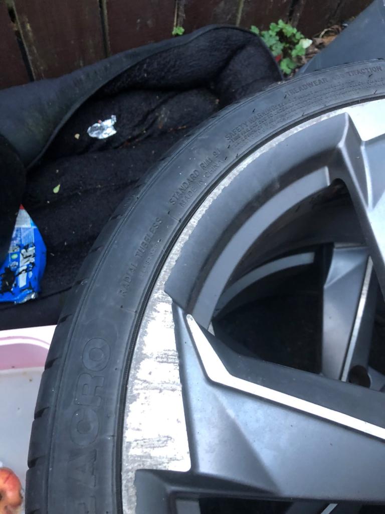 19inch Audis alloys with good tyres 