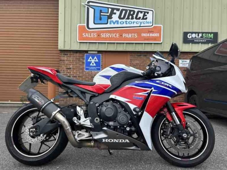 HONDA CBR1000 FIREBLADE - LOW MILEAGE