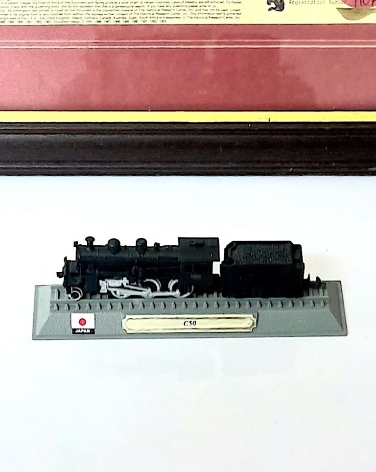 MODEL LOCOMOTIVE on a PLINTH - JAPANESE BLACK TANK C50