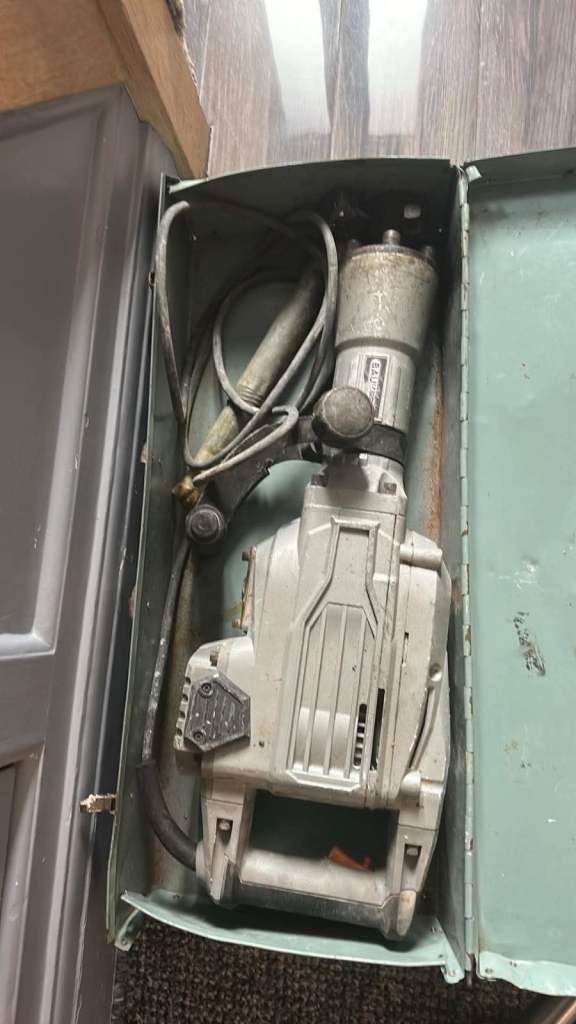 240v demolition breaker