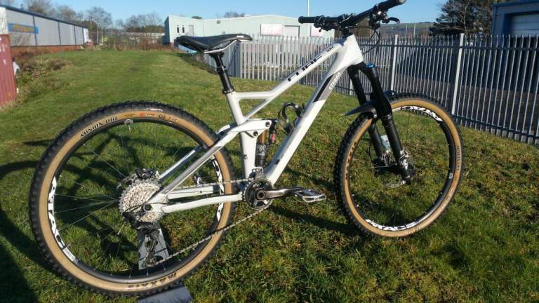 Cube Stereo 140 HPC Race 27.5" Mountain Bike 18" Small