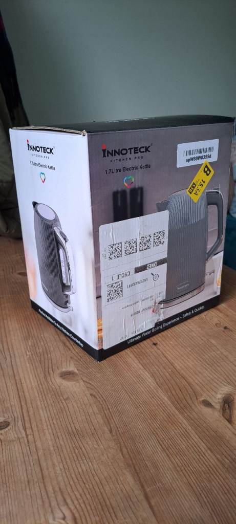 Kettle - new in box, grey