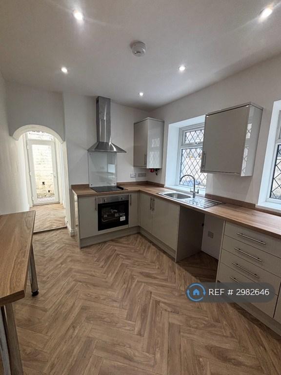 4 bedroom house in Jubilee Road, New Tredegar, NP24 (4 bed) (#2982646)