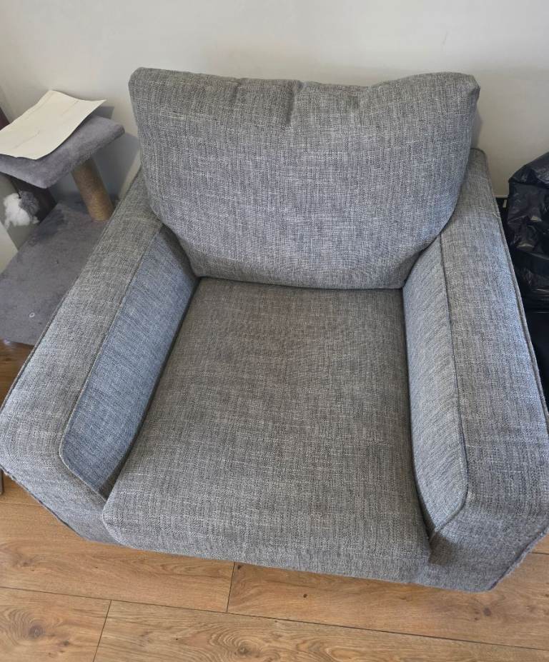 Next big 2 seater and single chair set. 