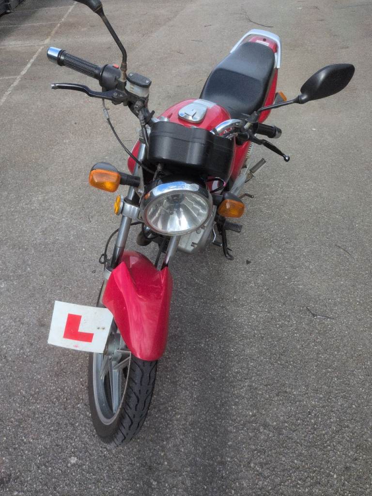 Suzuki EN 125-2, 2004, 27-28000 miles, almost 6 months left on MOT