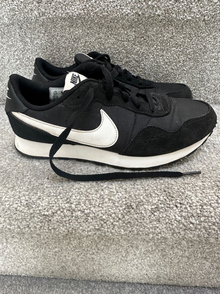 Nike Trainers UK Size 5