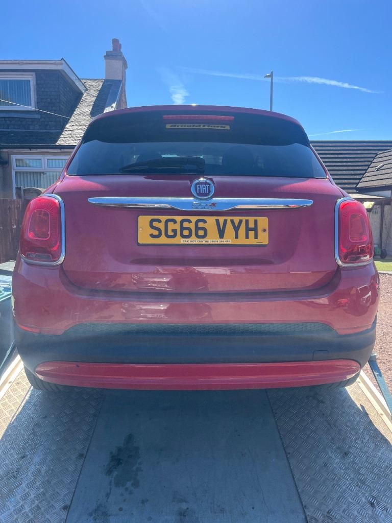Fiat 500x 2015 (breaking for parts)