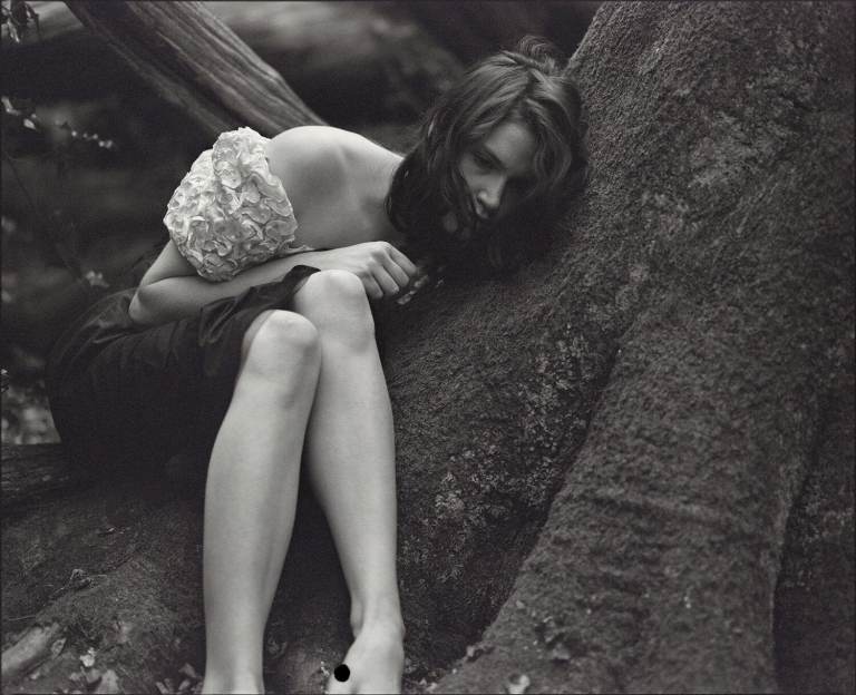Analogue art photographer seeks creative woman (London)