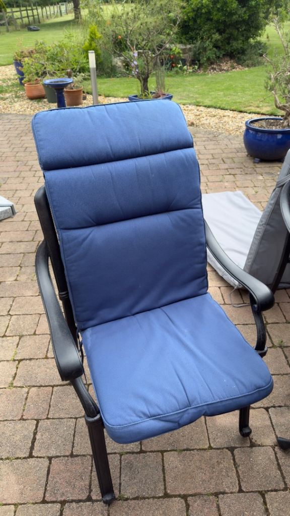 4 Covers for patio chairs 