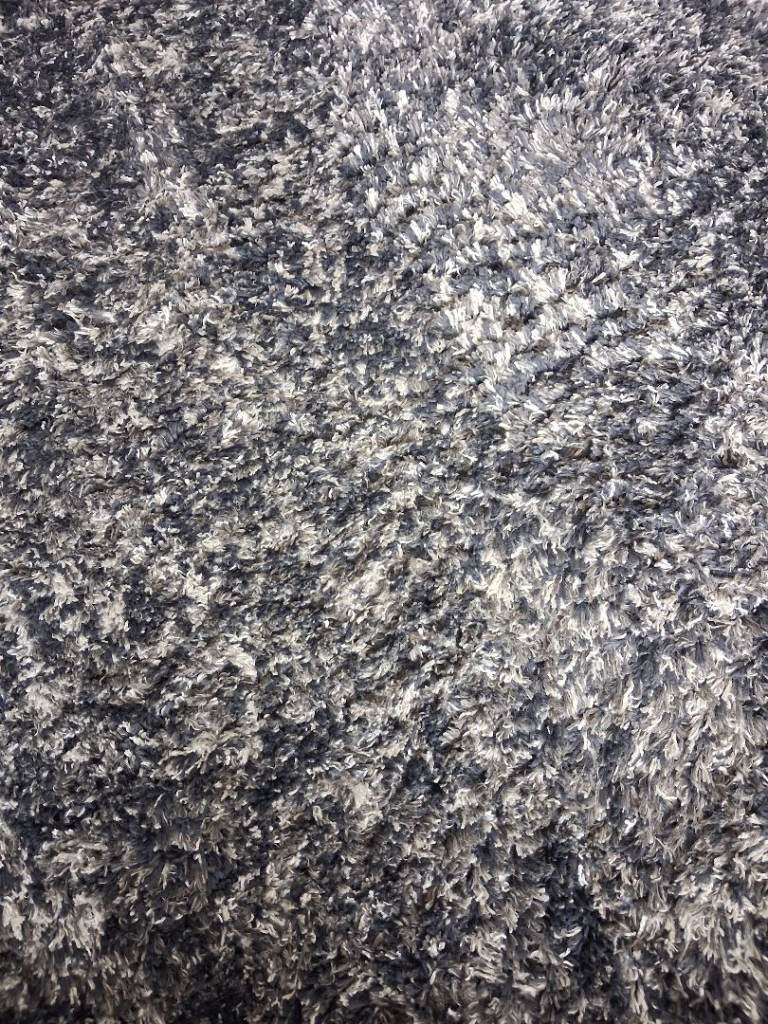Grey Shaggy Rug – Good Condition, Clean