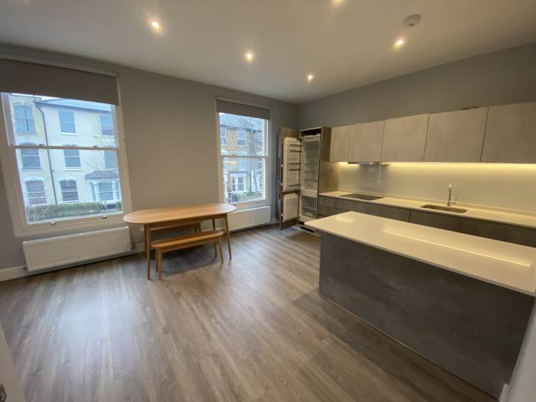2 bedroom flat in 2 Bedroom Flat, Wilberforce Road, London, N4