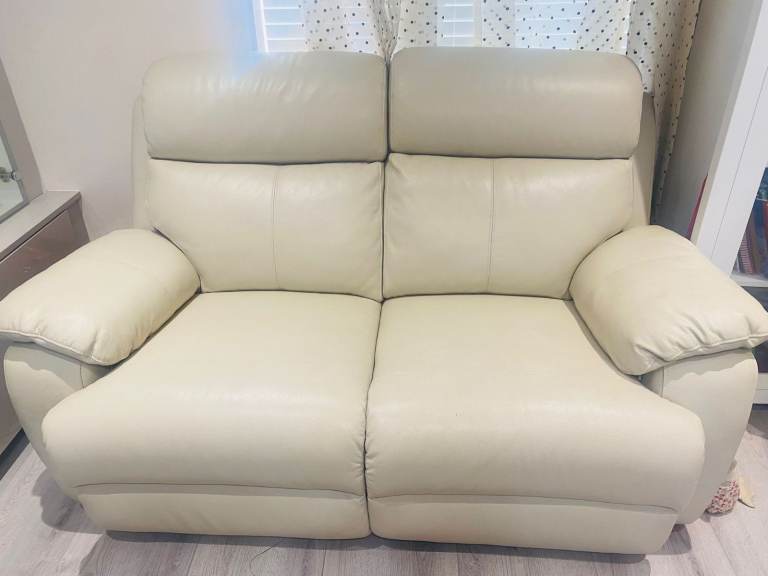 SCS contemporary cream sofa set like new