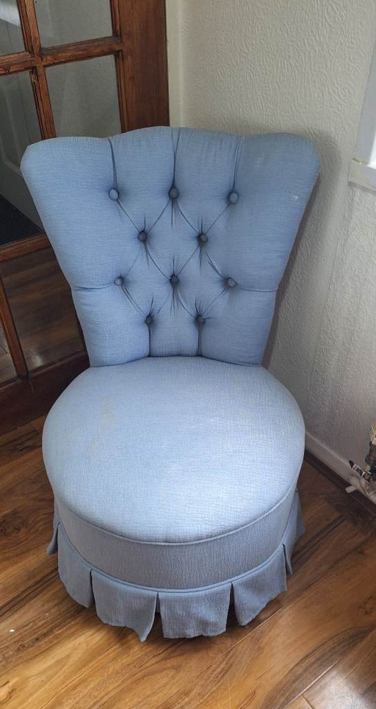 Vantage small chair, suitable for kids or small adults 