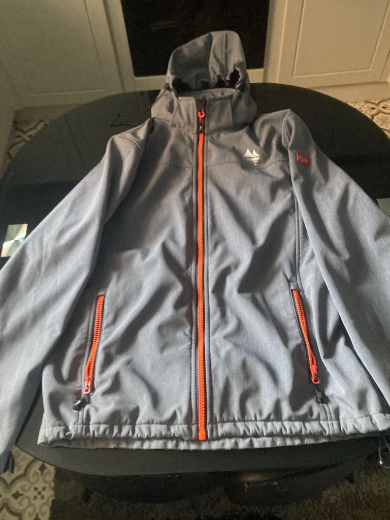 Men’s size XL Nordberg Norwegian Outdoor by Vennskap jacket featuring a fleece-lined interior