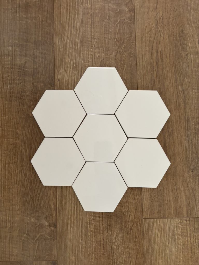 79x White gloss hexagonal ceramic tiles