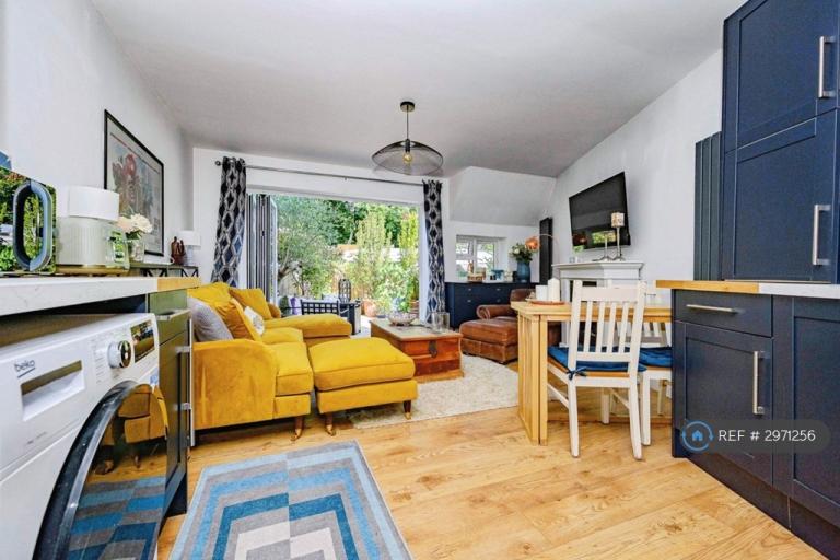 1 bedroom flat in Chapel Close, Berkhamsted, HP4 (1 bed) (#2971256)