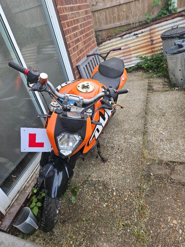 Ktm duke 125 2014 crash damaged