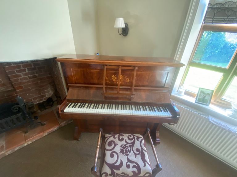 Piano “free if you can collect”