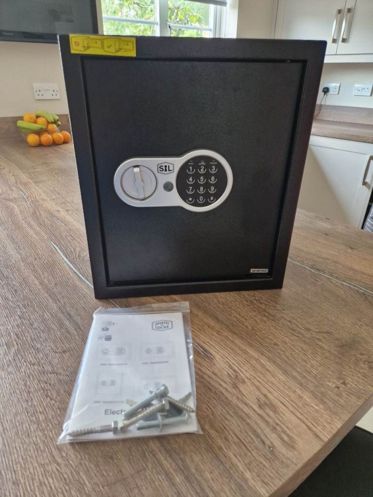 Smith Locke Electronic Safe - Black, Excellent Condition