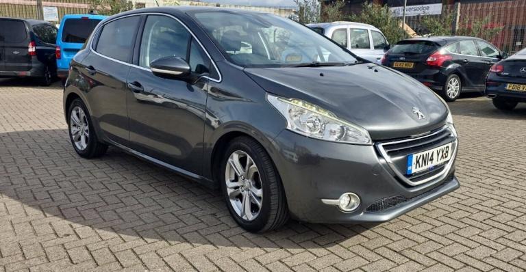 PEUGEOT 208 1.6 e-HDi Allure 2014