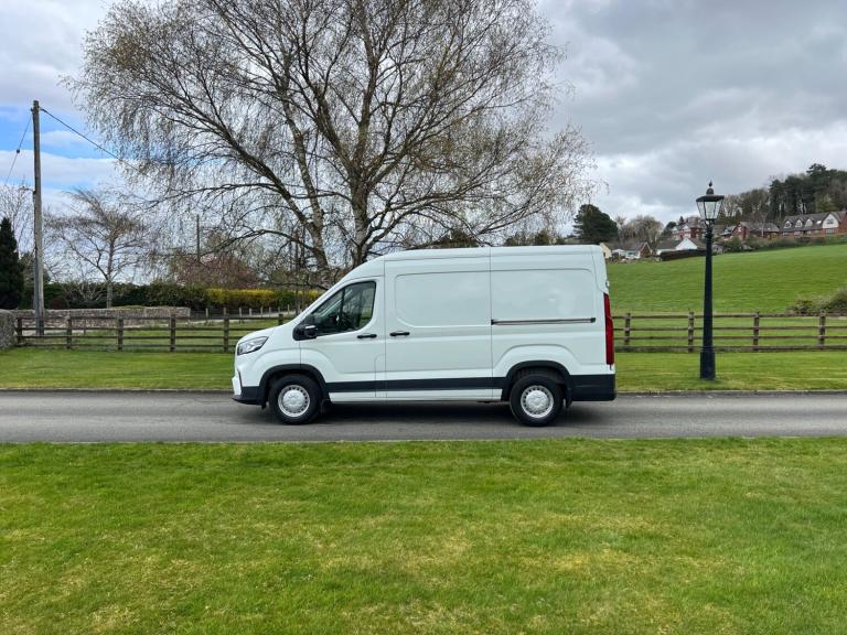 MAXUS DELIVER 9 D20 2.0 163PS FWD L2H2 MWB VAN 71 REG ONLY 23,100 MILES