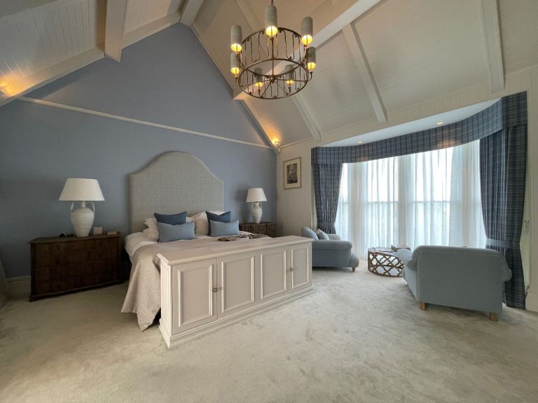 Professional Painter / Decorator / Spray Painter + Small Plastering Jobs