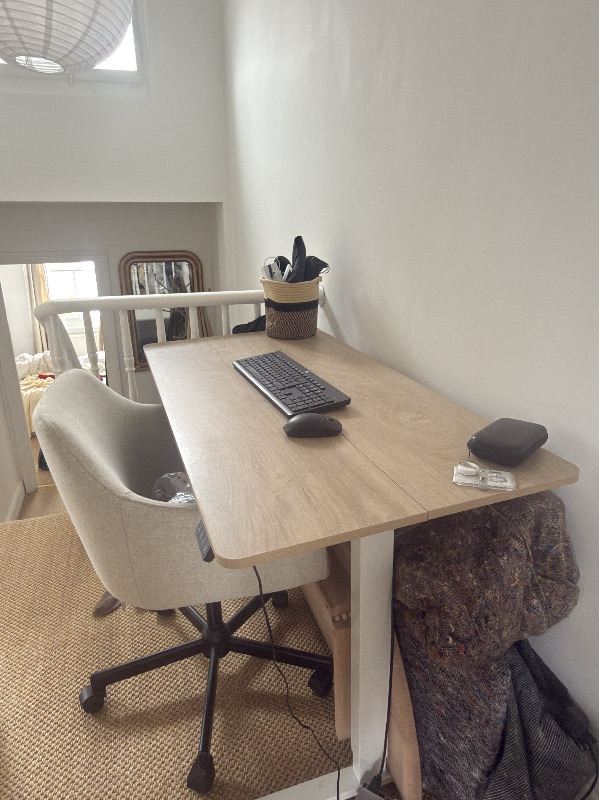 Height adjustable desk office