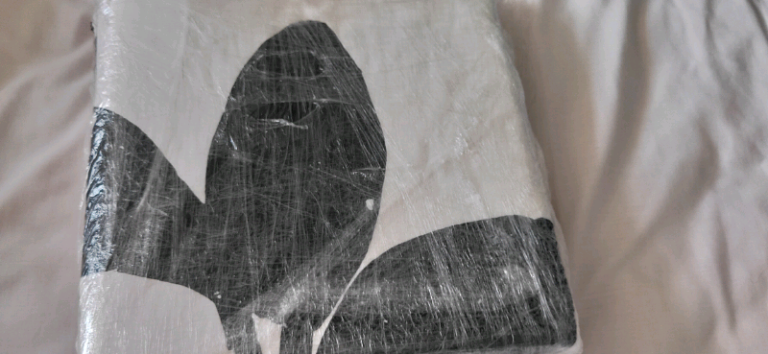 Brand new Superking duvet cover with 2 Pillow cases 