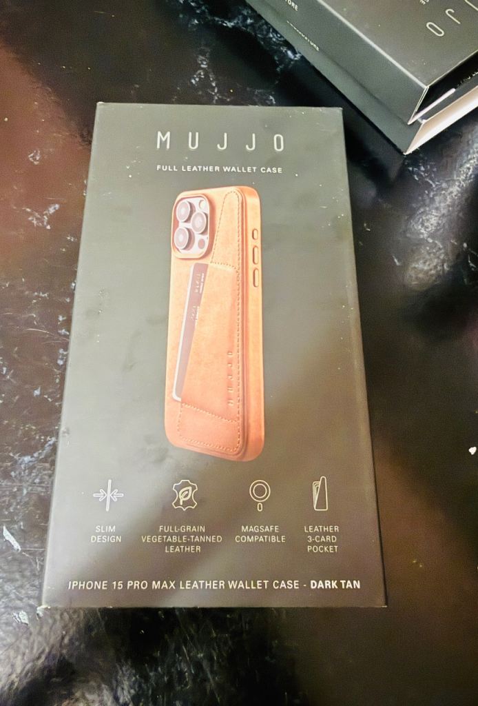 Mujjo iPhone 15 Pro Max Full Leather Wallet Case 