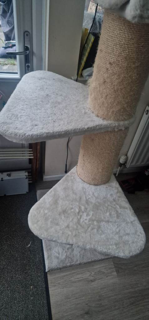FREE - Large Cat Tree