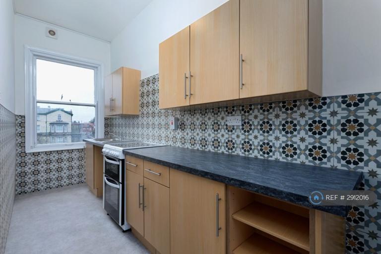 1 bedroom flat in Westwood, Scarborough, YO11 (1 bed) (#2912016)