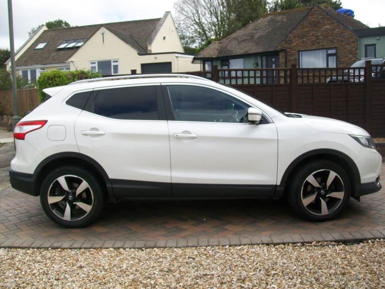 Nissan, QASHQAI, Hatchback, 2016, Manual, 1618 (cc), 5 doors