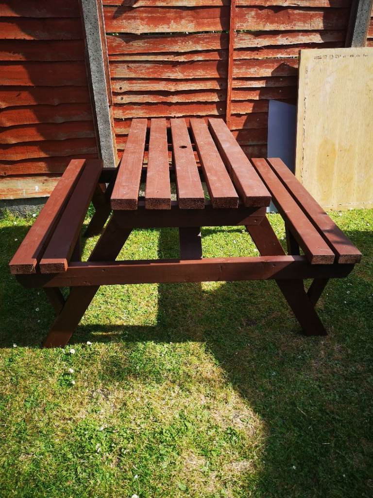 Picnic bench 