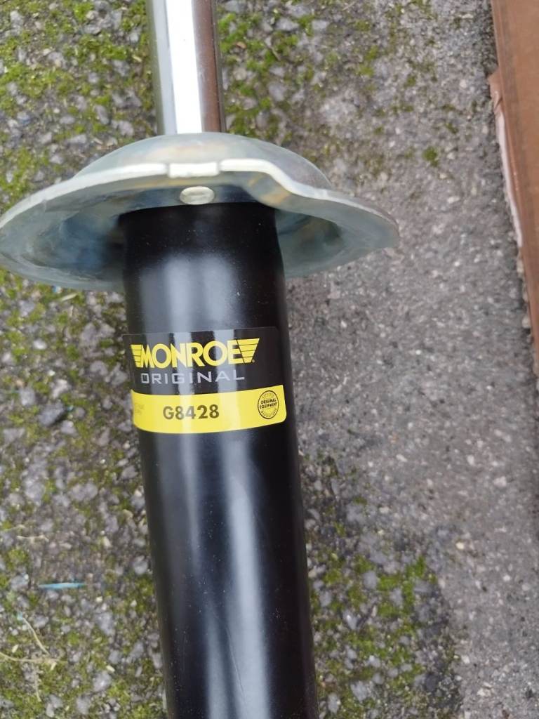 2x New Monroe Original G8428 Front Shock Absorbers Gas for BMW 5 Series E39 95-04