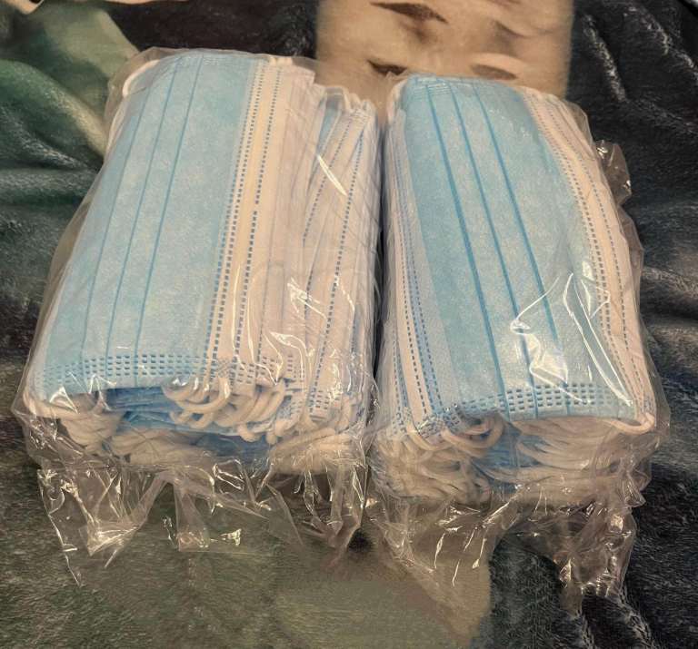 NEW REDUCED 100 Face MASKS