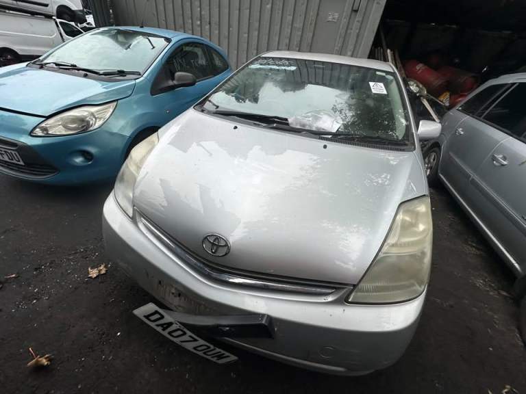 TOYOTA PRIUS 2007 1.5 PETROL/ELECTRIC BREAKING FOR PARTS