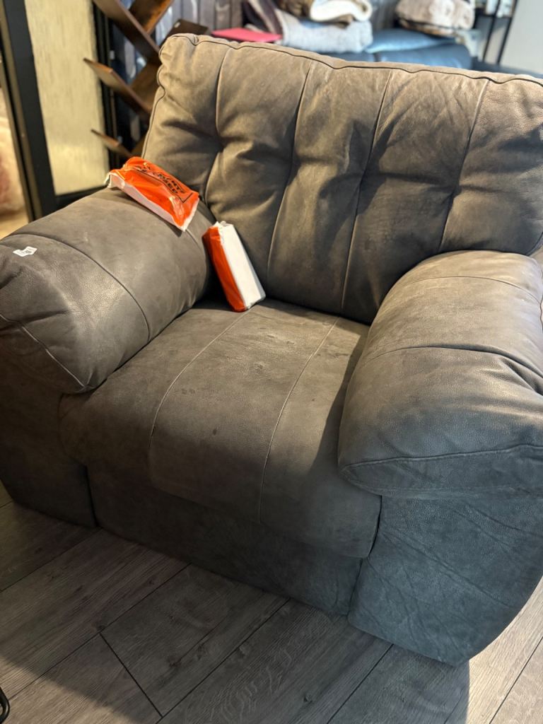 Ex display dfs armchair large 