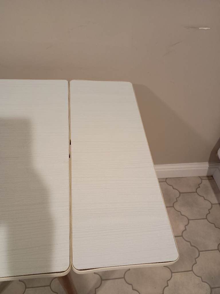 VINTAGE WHITE KITCHEN TABLE