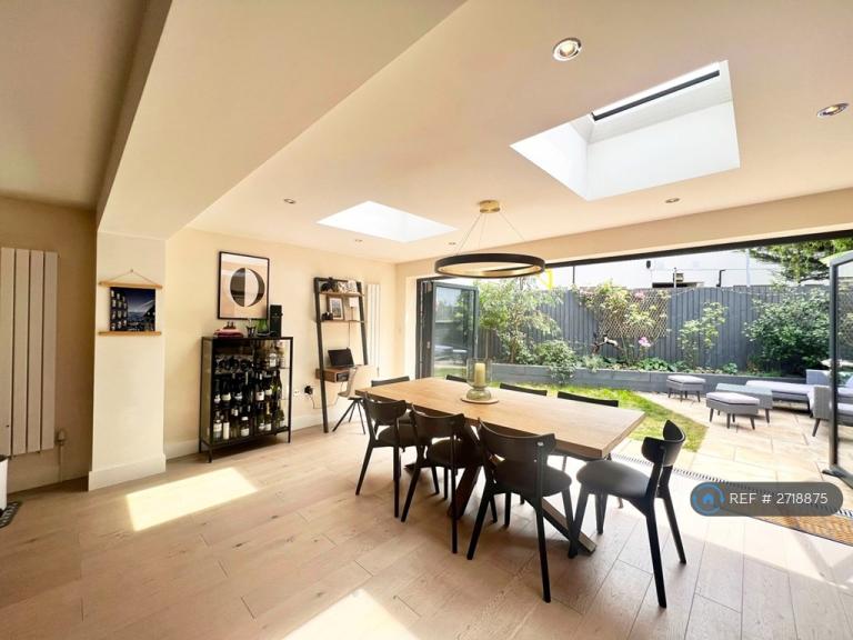 3 bedroom house in Scylla Road, London, SE15 (3 bed) (#2718875)