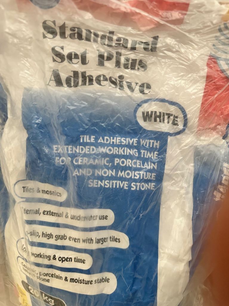 Tile adhesive standard set
