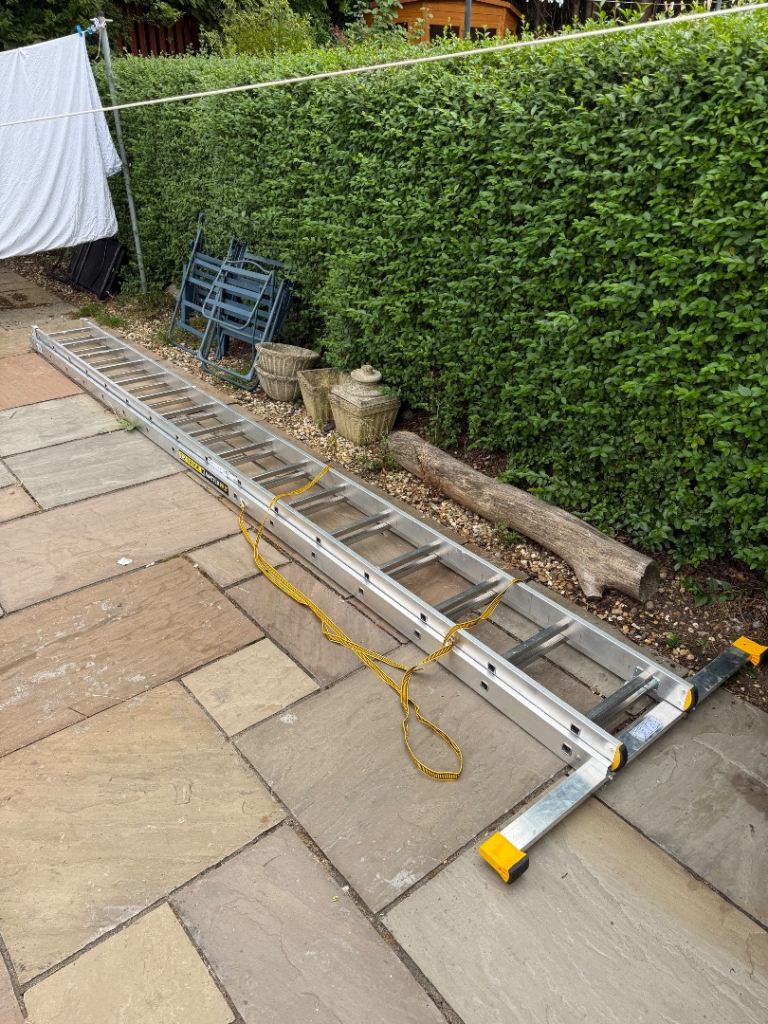 Double extension ladder 7.65m used once 
