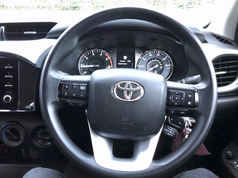 TOYOTA HILUX 2.4 D-4D Active 2022