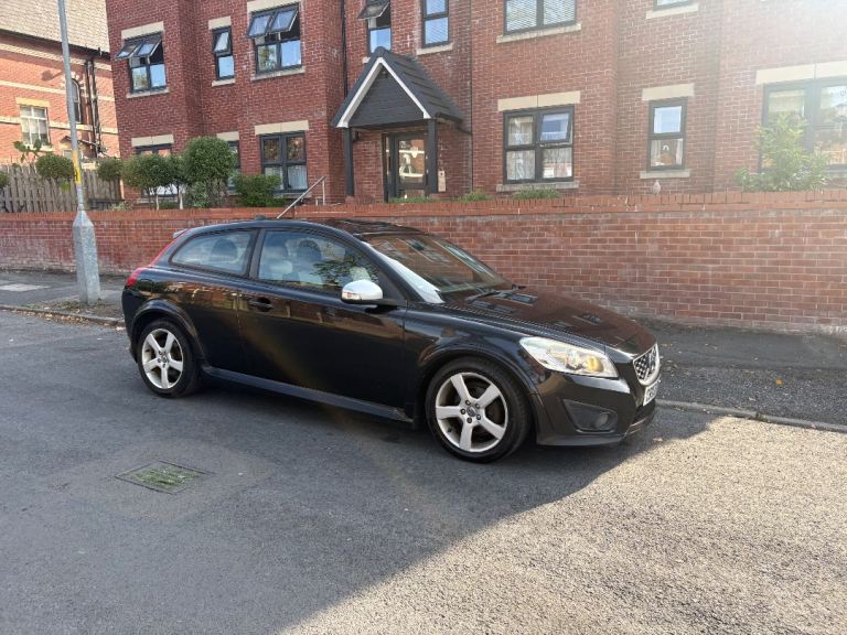 2009 Volvo C30 1.6D DRIVe R-Design, 76k, £35 Road Tax, 2 P/Owners, Leather Seats, Cruise Control
