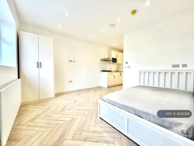 Studio flat in Streatfield Road, Harrow, HA3 (#2842088)